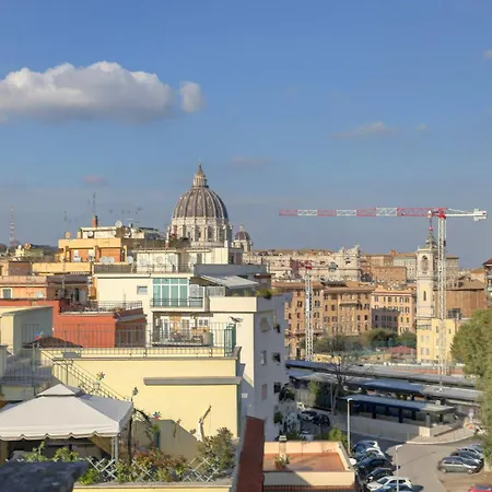 Апартаменты Vatican Loft With Balcony - And Рим
