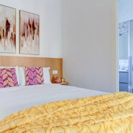 شقة Vatican Loft With Balcony - And